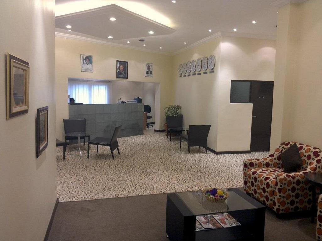 Blue Lodge Hotel ลากอส ภายนอก รูปภาพ