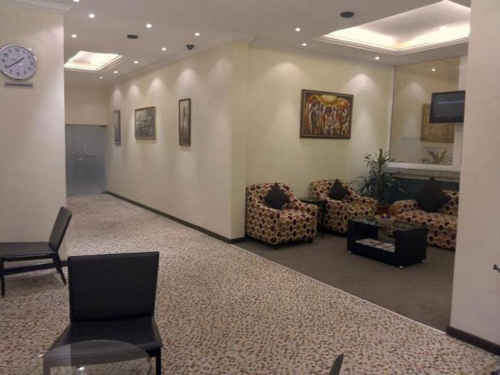 Blue Lodge Hotel ลากอส ภายนอก รูปภาพ